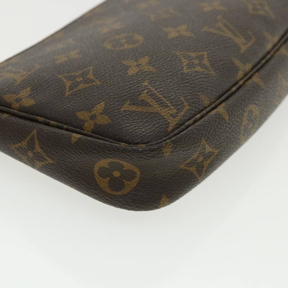 LOUIS VUITTON Pochette accessoires Clutch Bag - Picture 15 of 16
